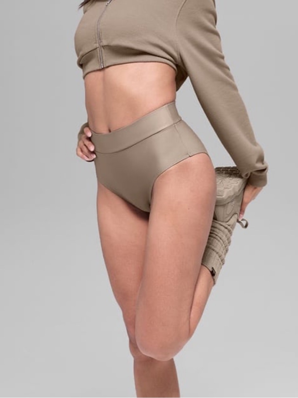 ALO Yoga airlift Record-Breaker Boyshort